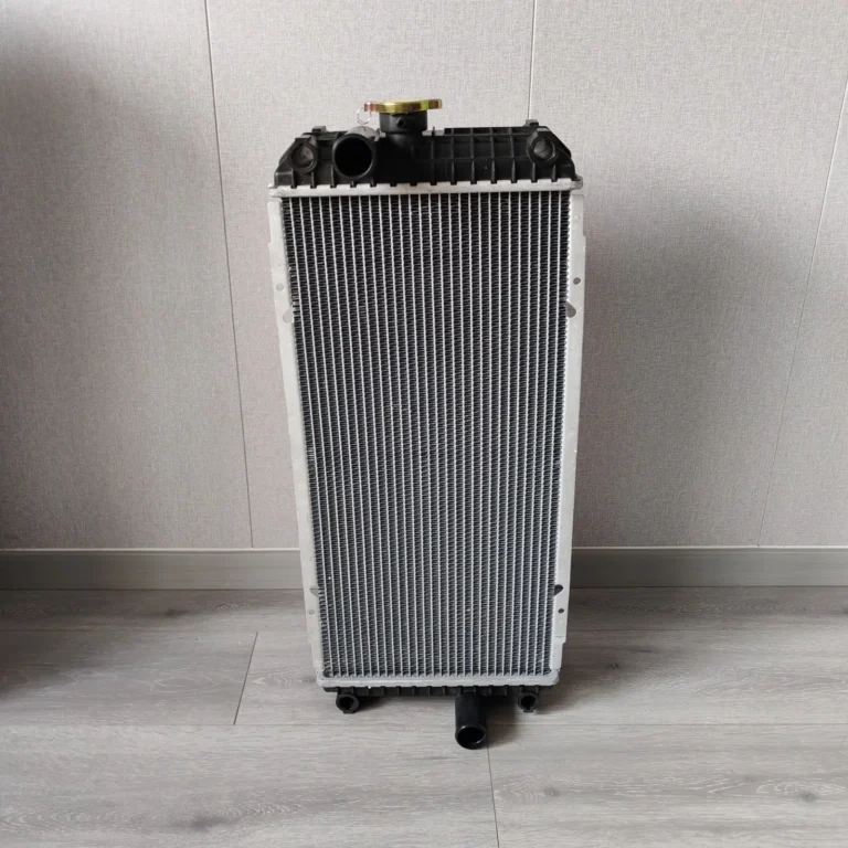 Volvo 80D Radiator – Aluminum-Plastic