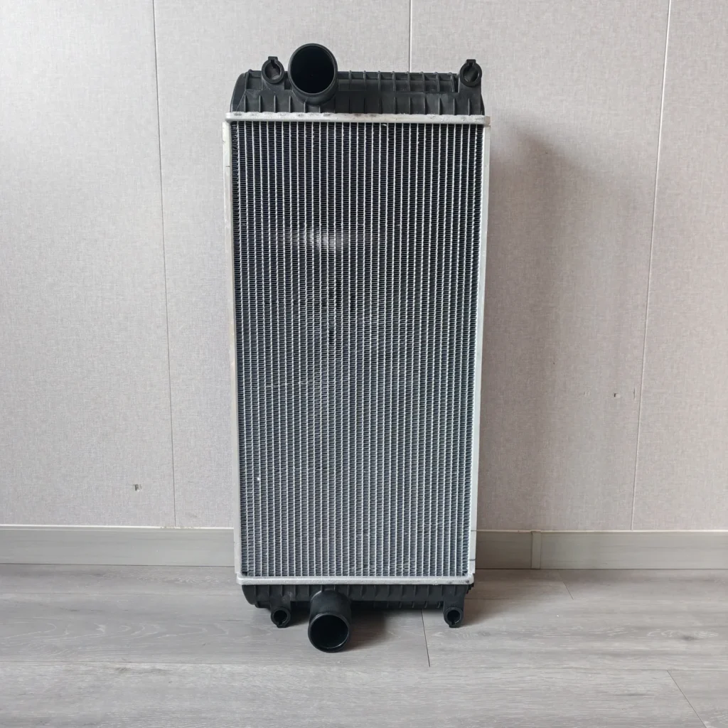 Volvo 140D Radiator – New Version / Aluminum-Plastic