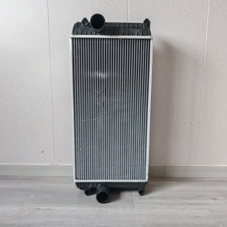 Volvo 140D Radiator – New Version / Aluminum-Plastic