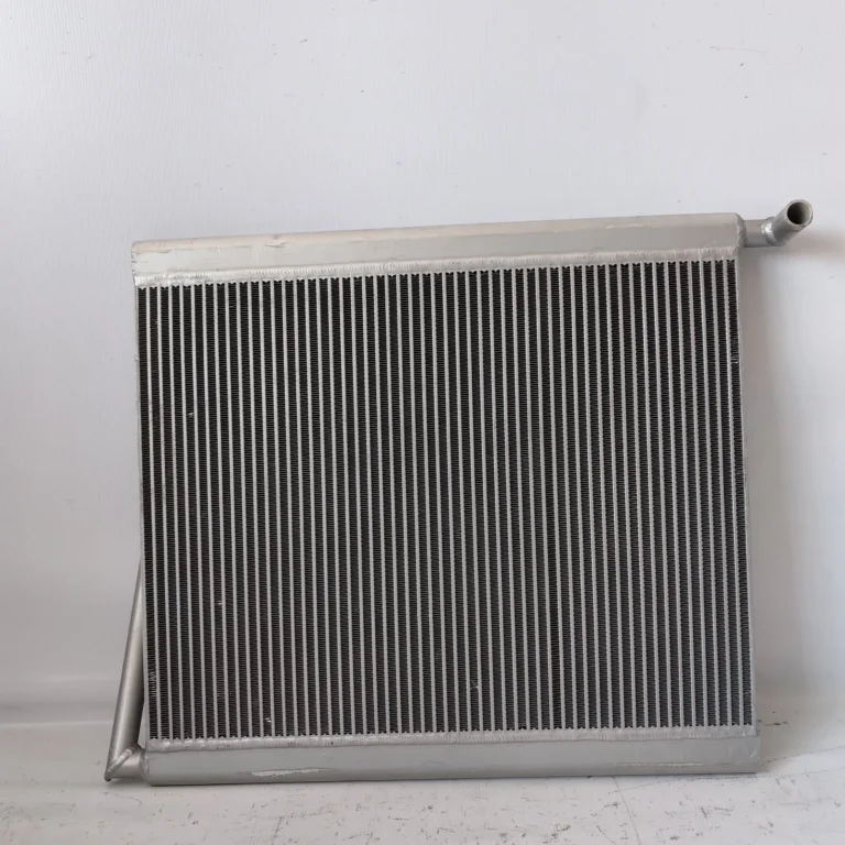 Kobelco SK120-5 Radiator