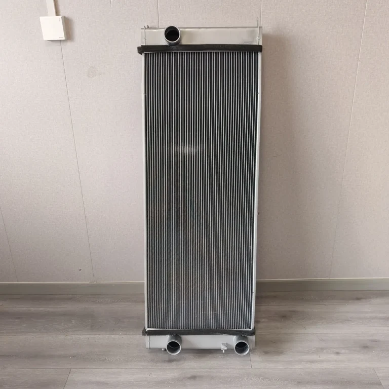Daewoo DX700-8 Radiator – Single Upper Port