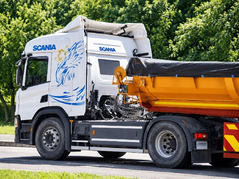 Heavy-duty dump truck